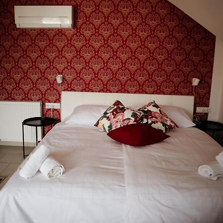 Sipos Borhaz Es Vendeghaz Hotel Badacsonyors Exterior photo