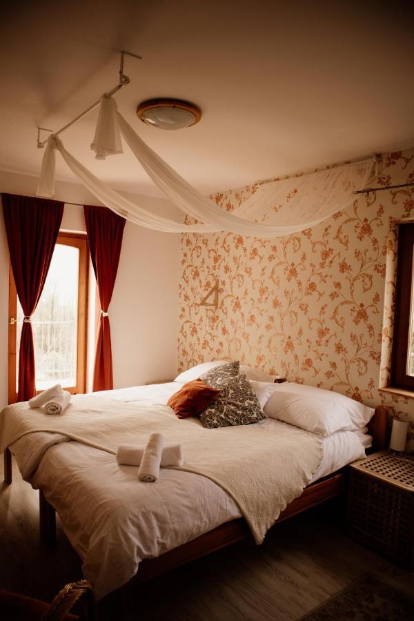 Sipos Borhaz Es Vendeghaz Hotel Badacsonyors Exterior photo
