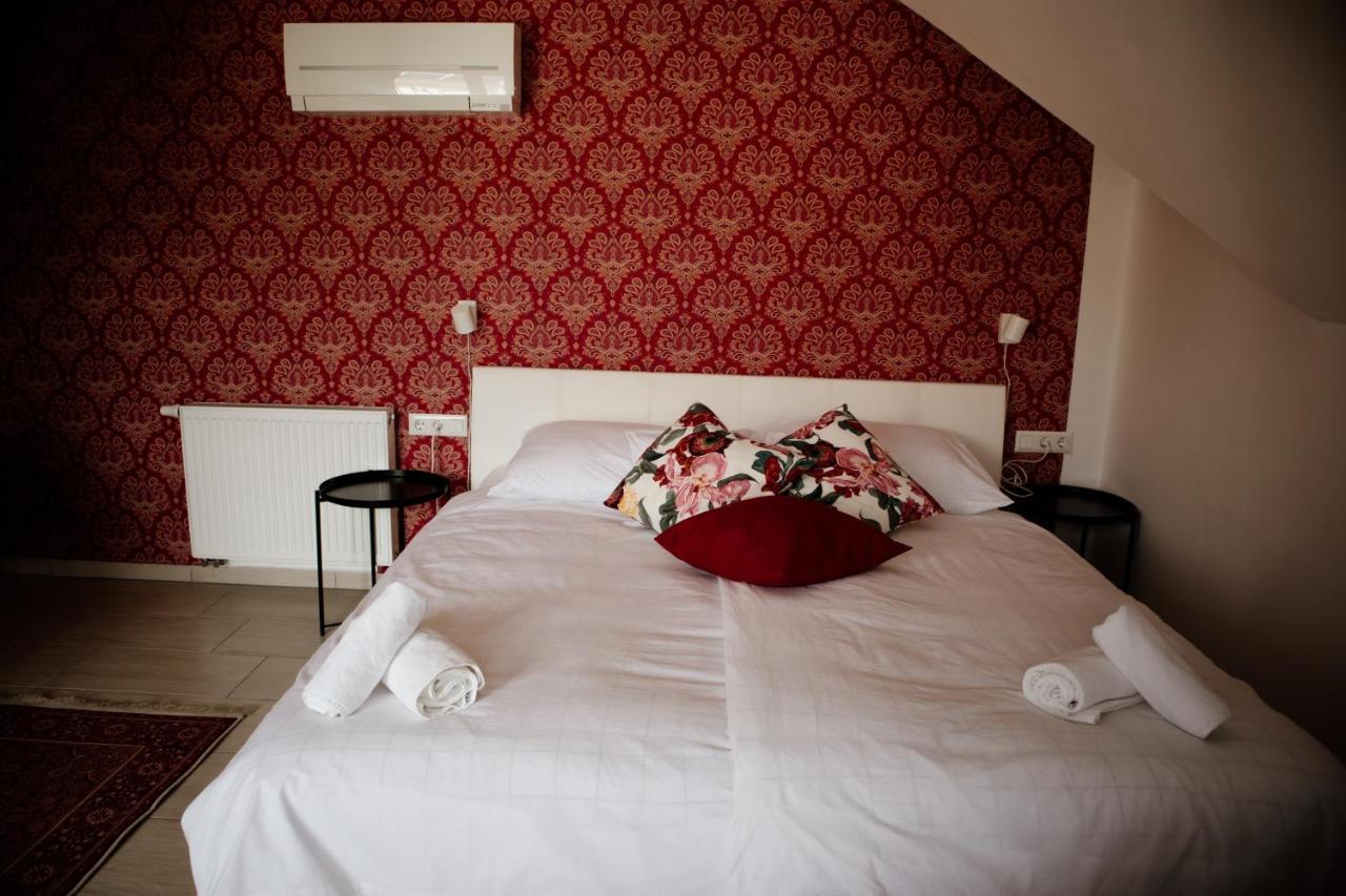 Sipos Borhaz Es Vendeghaz Hotel Badacsonyors Exterior photo