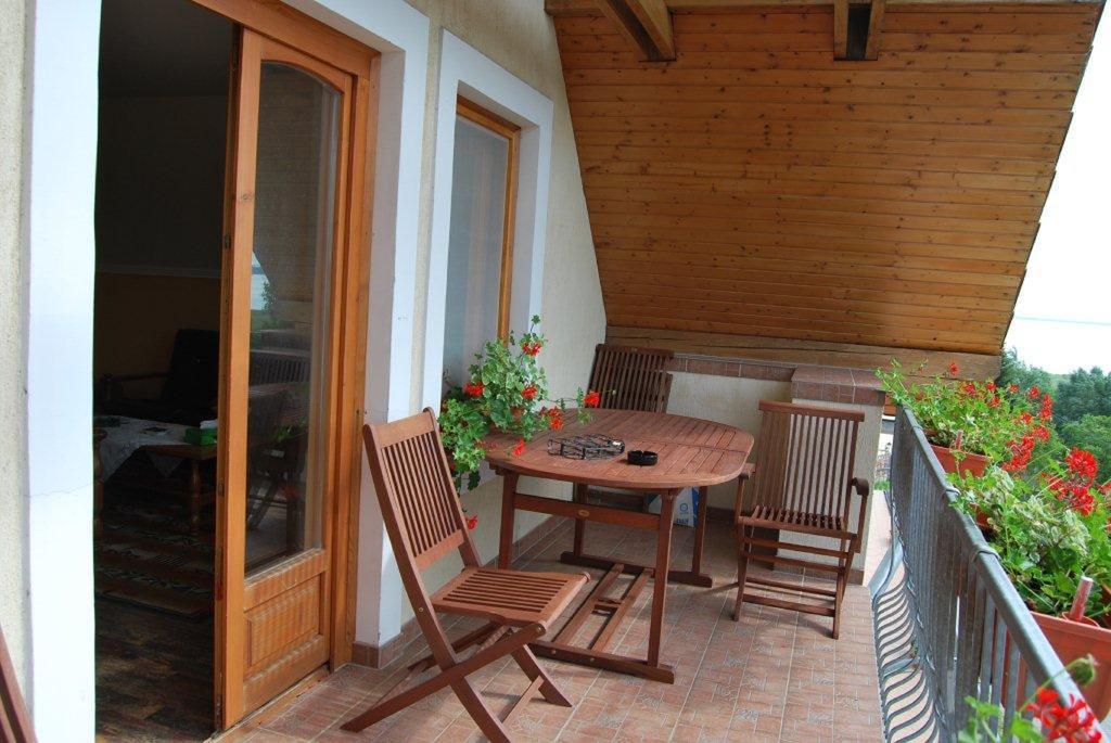 Sipos Borhaz Es Vendeghaz Hotel Badacsonyors Exterior photo