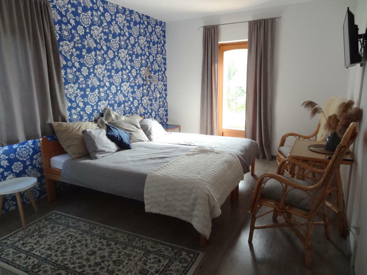 Sipos Borhaz Es Vendeghaz Hotel Badacsonyors Exterior photo
